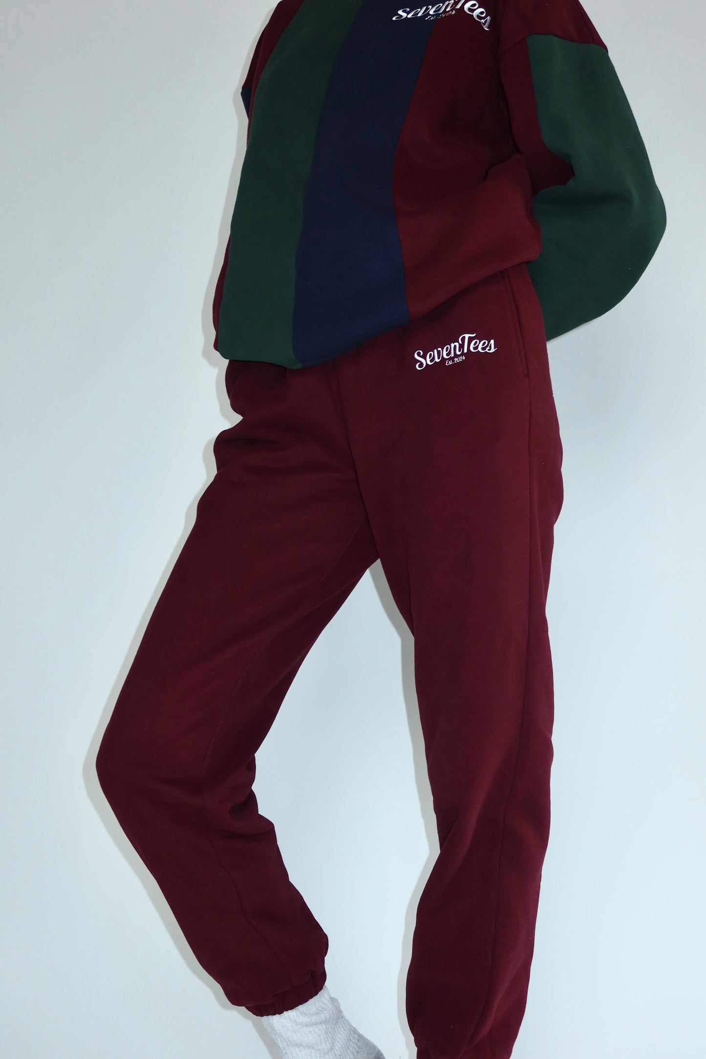 The 90's Sweatpant in Maroon